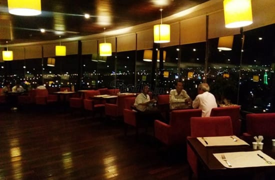 Skylongue Restaurant – Cendeluxe Hotel 5