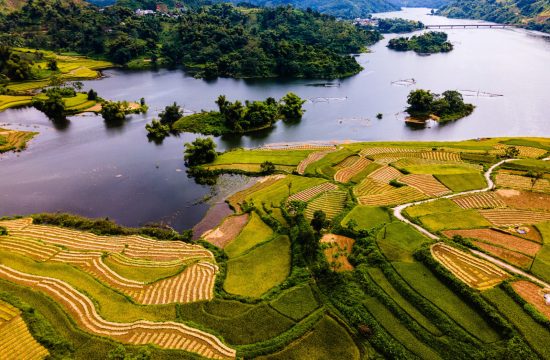 Khám Phá Khu Du Lịch Sinh Thái Na Hang - Lâm Bình: Hạ Long Giữa Đại Ngàn Tuyên Quang 9