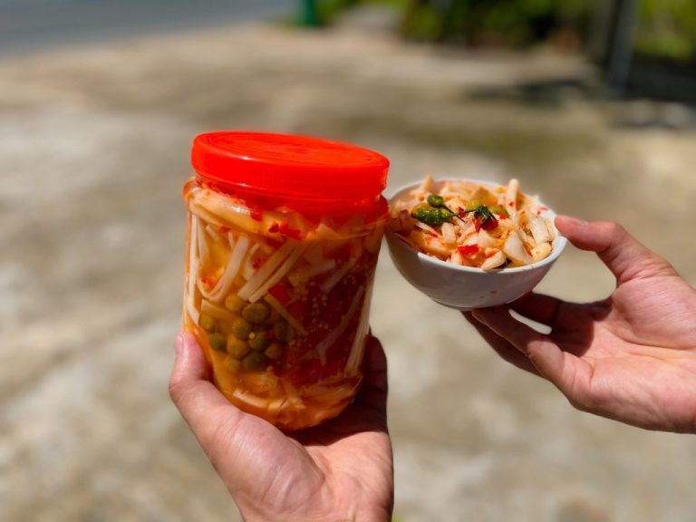 Măng ớt ngâm mác mật – Hương vị của núi rừng xứ Lạng