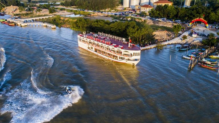 Du Thuyền Sông Lam – Hành Trình Thưởng Ngoạn Dòng Sông Biểu Tượng Xứ Nghệ