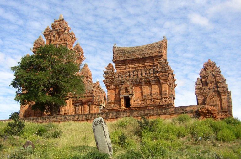 Tour Ghép Đoàn Khánh Hoà 3 ngày 2 đêm: Khám phá biển – văn hóa Chăm