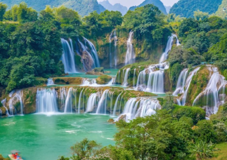 Thác Yaly đẹp mê hồn ẩn nấp trong lòng của Tây Nguyên đại ngàn