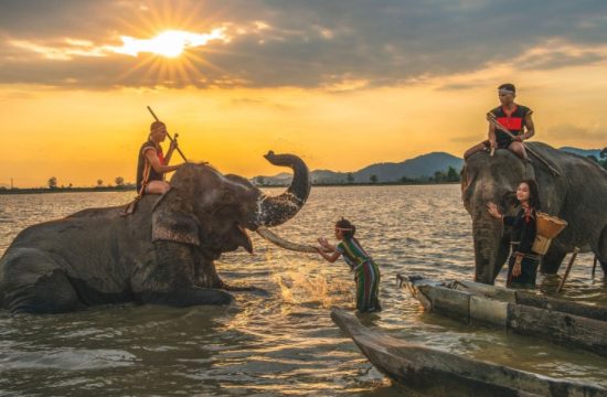 Khám phá Buôn Đôn - Vùng đất Voi và cầu treo huyền thoại 15