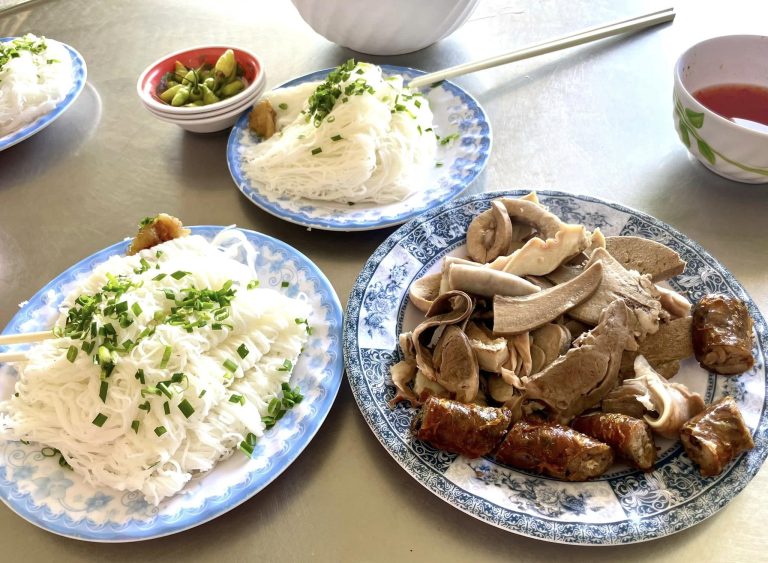 Bánh hỏi lòng heo Phan Thiết