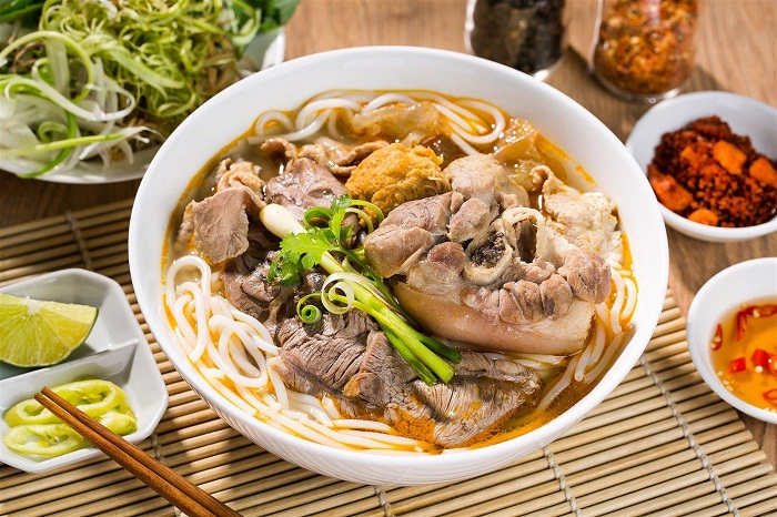 Bún bò Huế - đặc sản dân dã làm say lòng biết bao thực khách 139