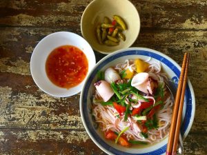 Bún mực Vạn Ninh – mang đậm hương vị xứ biển.