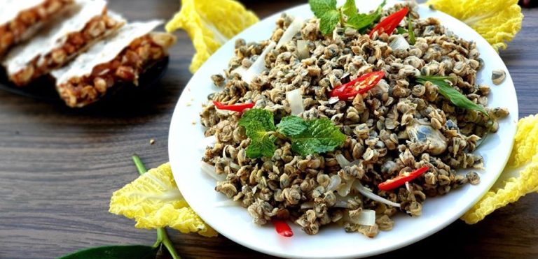 Bánh đa xúc hến – đặc sản khó cưỡng của xứ Nghệ
