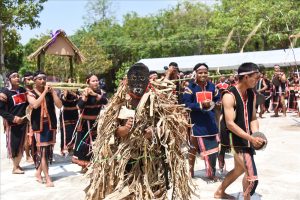 Lễ cầu mưa của Yang Pơtao Apui 1