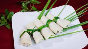 Độc đáo hương vị đắng ngọt của Măng vầu cuốn thịt 17