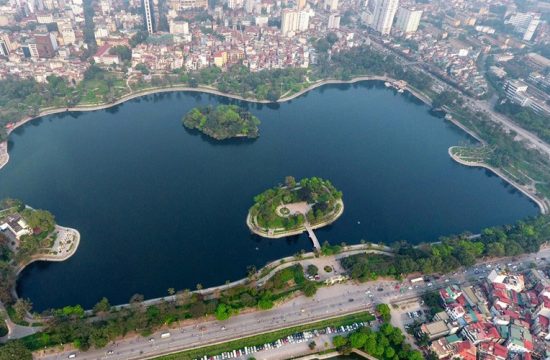 Hồ Trúc Bạch - Cảnh đẹp hiếm có chốn đô thành 5