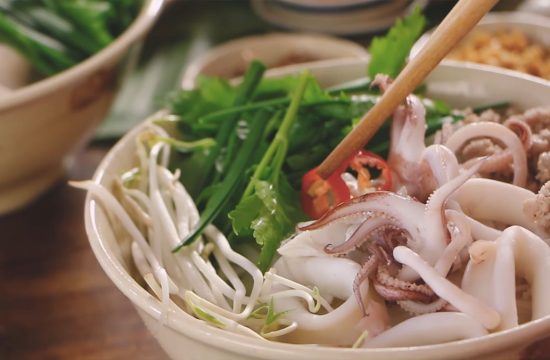 Hủ tiếu mực – hương vị biển cả giữa lòng đô thị 8