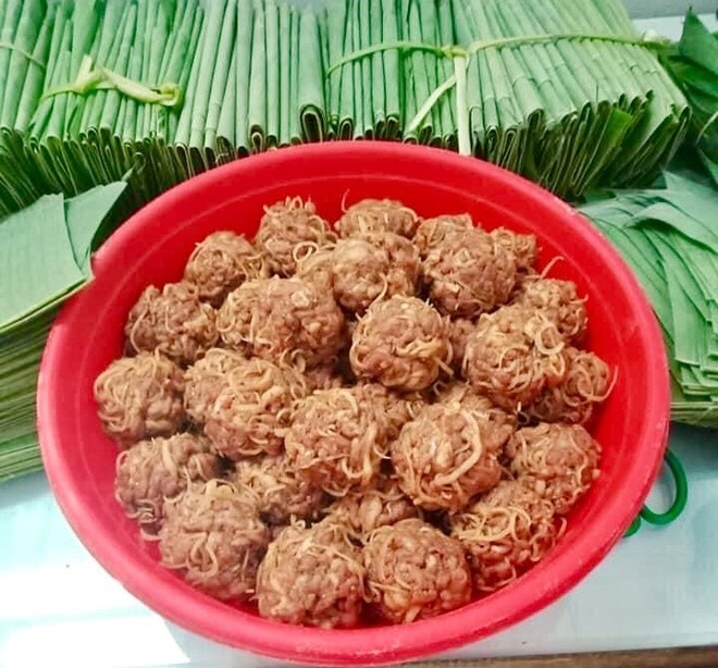 Mải mê với nem nướng Hữu Lũng