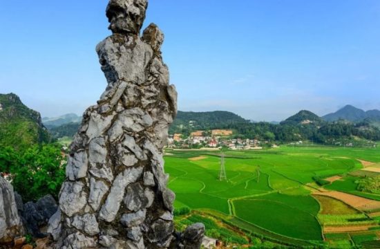 Khám phá Núi Tô Thị và câu chuyện cảm động phía sau tượng đá 35