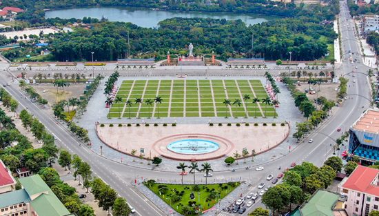 Tham quan Quảng trường Hồ Chí Minh – dấu ấn lịch sử giữa lòng thành phố Vinh, Nghệ An. 27