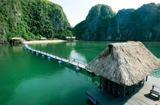 Hạ Long – Lan Hạ – Việt Hải – Hang Quân Y 13