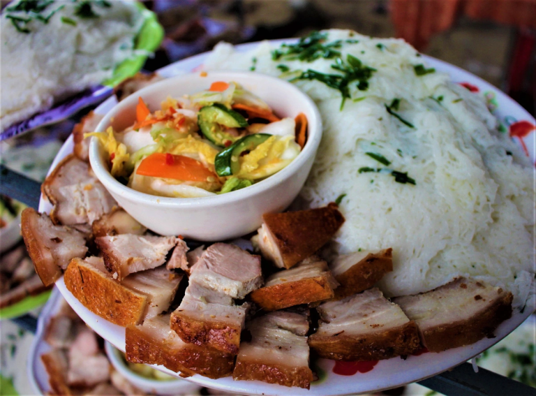 Bánh hỏi lòng heo Bình Định: Hương vị sáng sớm trên đất võ