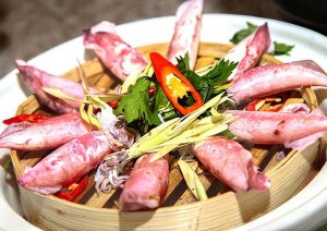 Mực trứng hấp – Ngọt mềm, béo ngậy, chuẩn vị biển Bãi Cháy 1