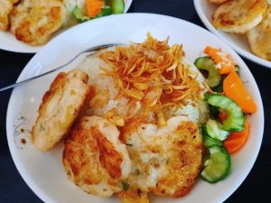 Xôi trắng chả mực – Hương vị tinh túy của ẩm thực Hạ Long 6