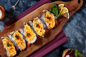 Hàu Nướng Phô Mai – Sự Kết Hợp Đậm Vị Giữa Biển Cả & Ẩm Thực Phương Tây Ở Bãi Cháy 11