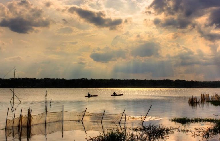 Hồ Ea Nhái – Mặt gương xanh giữa núi rừng Đắk Lắk mới