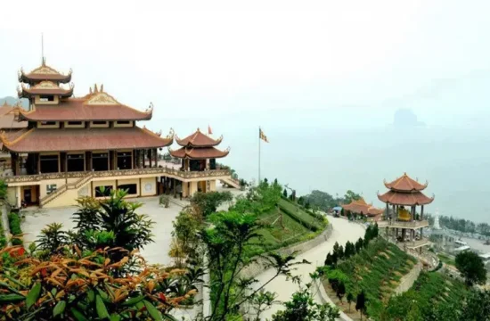 Chùa Long Tiên Hạ Long – Ngôi chùa lớn nhất thành phố biển 13