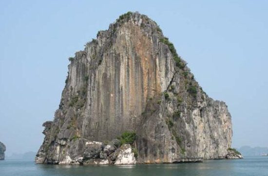 Đảo Đầu Bê – Vẻ đẹp huyền bí giữa vịnh Hạ Long 13