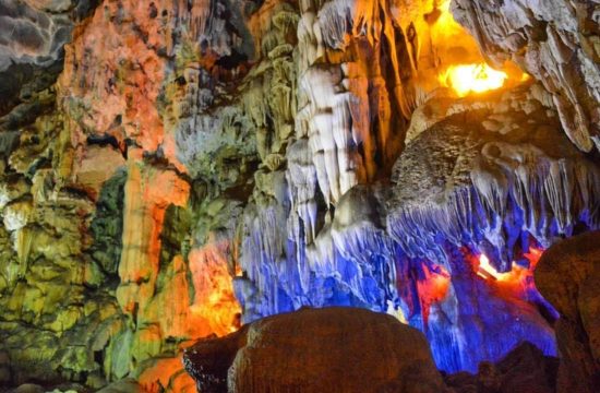 Hang Thiên Cảnh Sơn – “Viên ngọc ẩn” giữa Vịnh Hạ Long 7