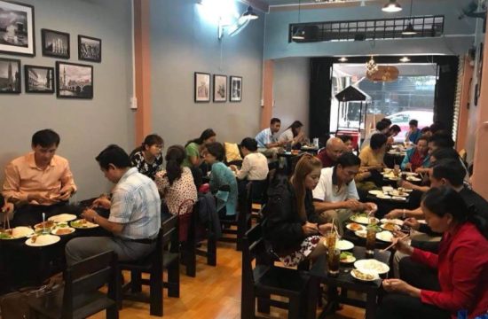 Nhà hàng Thành Thúy – Cơm bình dân và lẩu hải sản tươi ngon tại Bãi Cháy 13