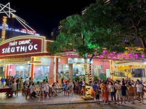 Nhà hàng Thuỷ Chung Hạ Long – Thiên đường hải sản tươi sống ngon “tuyệt cú mèo”