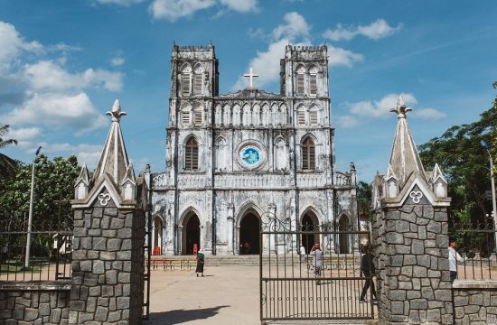 Nhà thờ Mằng Lăng – Công trình hơn 130 năm tuổi lưu giữ dấu ấn chữ Quốc ngữ tại Đắk Lắk mới 9