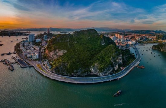 Du lịch Đỉnh núi Bài Thơ – Điểm check-in ngắm toàn cảnh Hạ Long 15