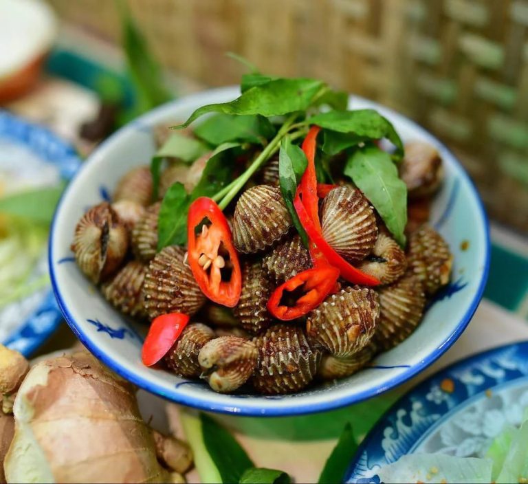 Sò huyết Ô Loan – Đặc sản trứ danh của vùng đất “hoa vàng cỏ xanh”