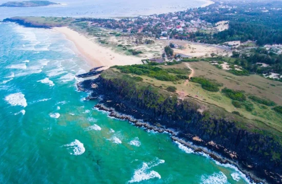 Bãi Xép – Gành Ông – Gành Bà: Thiên đường biển – cỏ – đá giữa Đắk Lắk mới 9